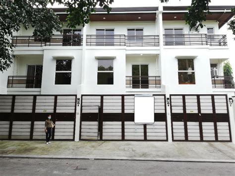Lot kalayaan avenue quezon city .